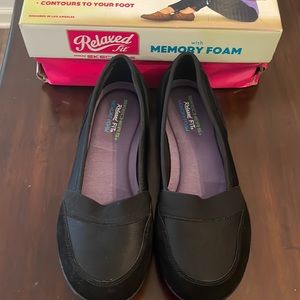 New in box size 8 black slip on shoes memory foam
